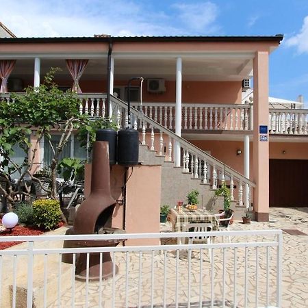 Apartment Kreslin Vantacici Bagian luar foto