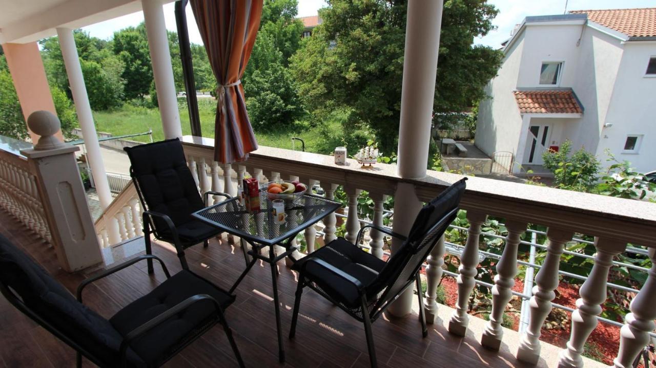 Apartment Kreslin Vantacici Bagian luar foto