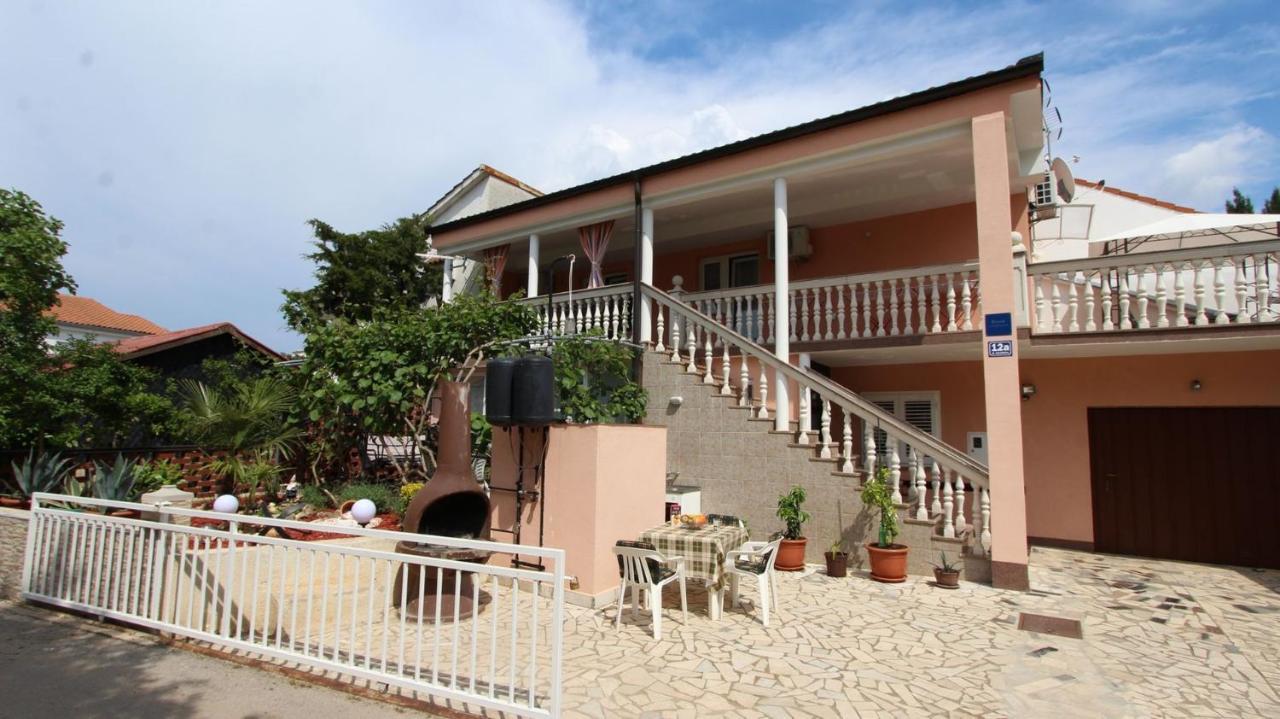 Apartment Kreslin Vantacici Bagian luar foto